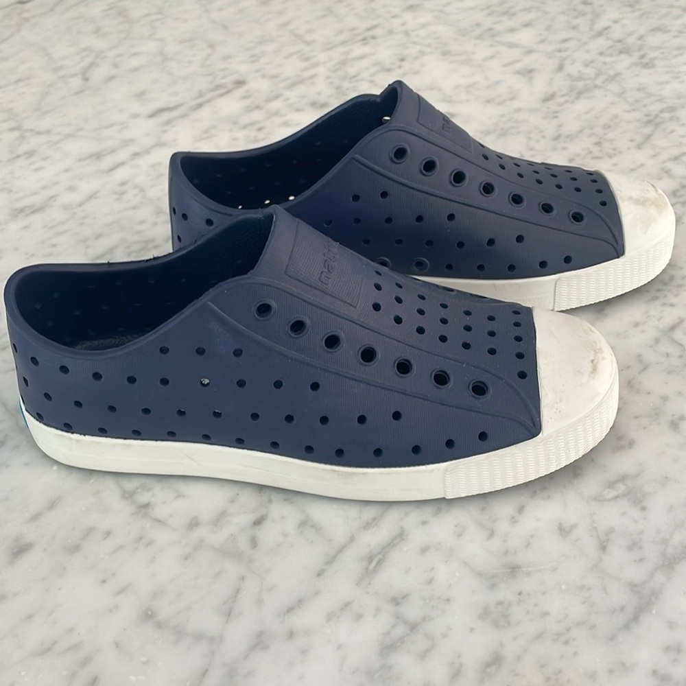 Natives Jefferson shoes boys navy Junior size 3